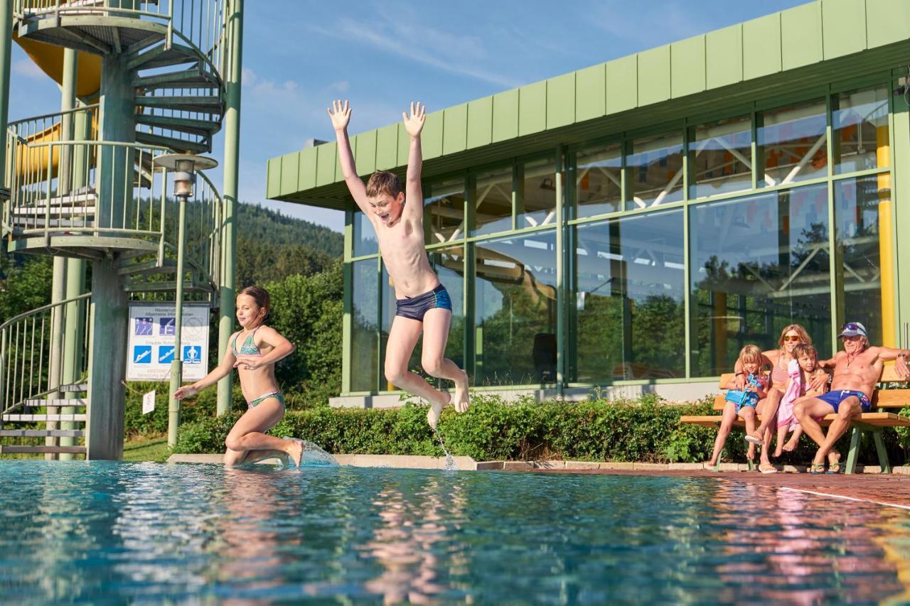 Wander und Aktiv Hotel Rösslwirt Lam Exteriör bild
