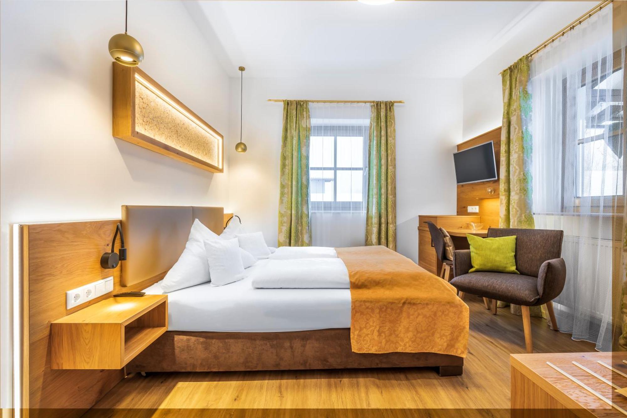 Wander und Aktiv Hotel Rösslwirt Lam Exteriör bild