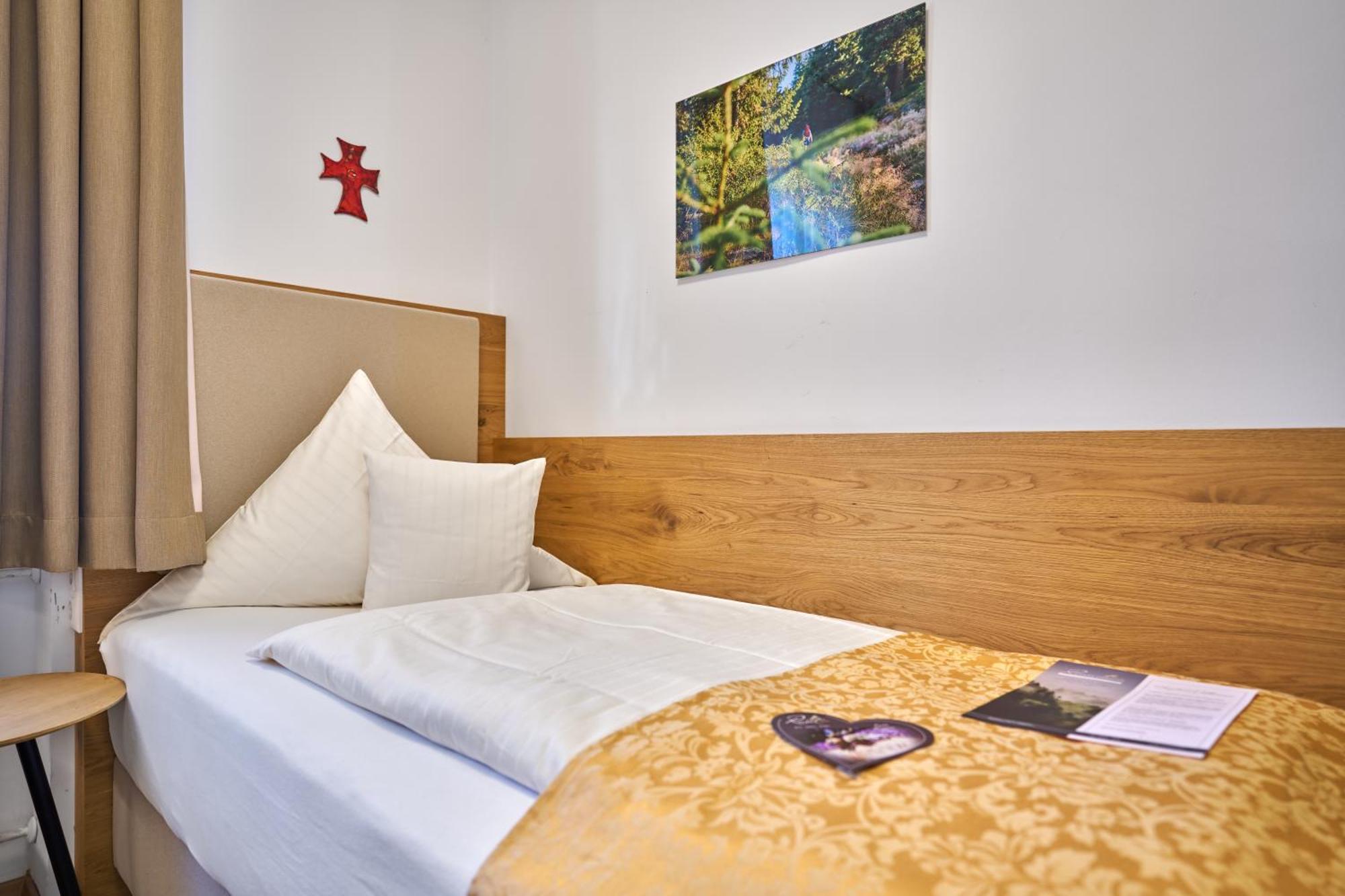 Wander und Aktiv Hotel Rösslwirt Lam Exteriör bild